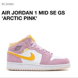Air Jordan 1 Mid “Arctic Pink” Size: 6 Y 💗💛